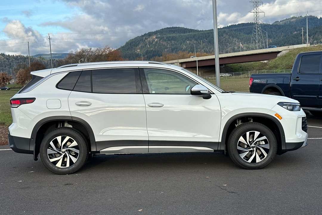 2026 Volkswagen Tiguan 2.0T S - Image 2