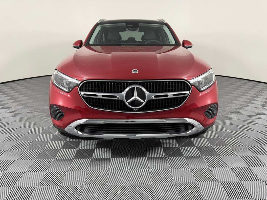 2024 Mercedes-Benz GLC 300 - Image 3