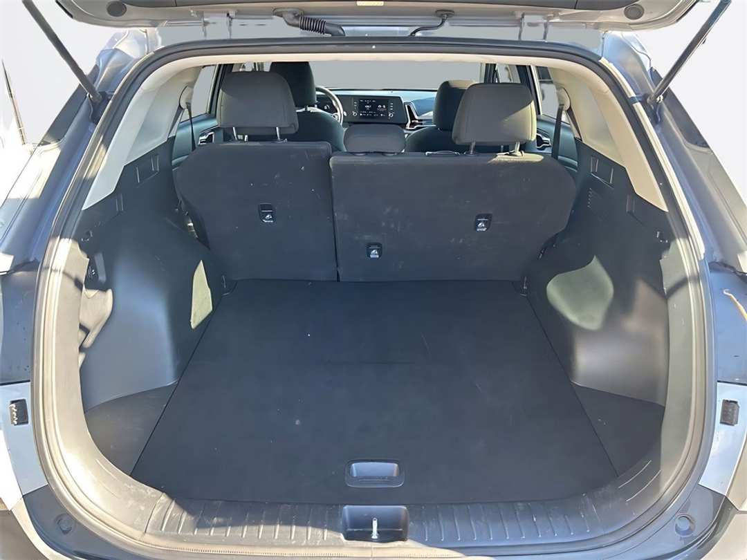 2023 Kia Sportage LX - Image 13