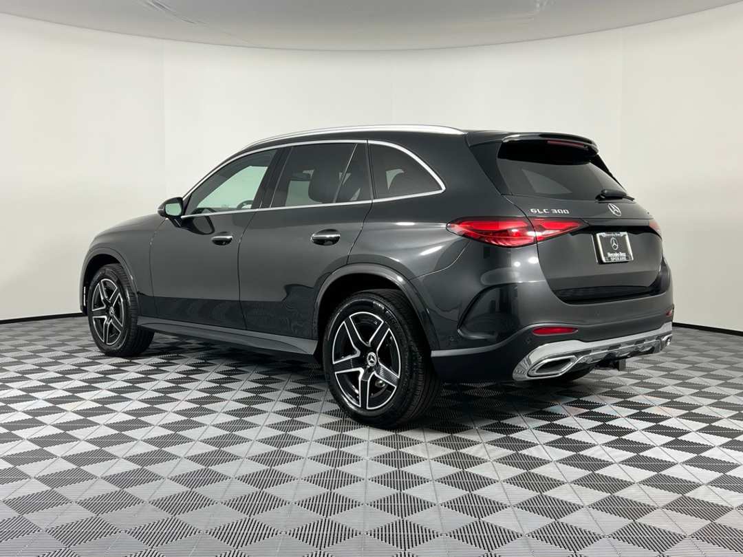 2025 Mercedes-Benz GLC GLC 300 - Image 7