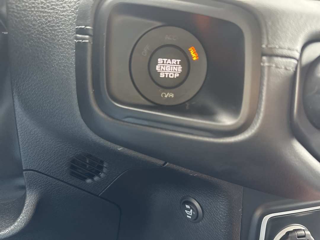 2025 Jeep Wrangler Rubicon - Image 27