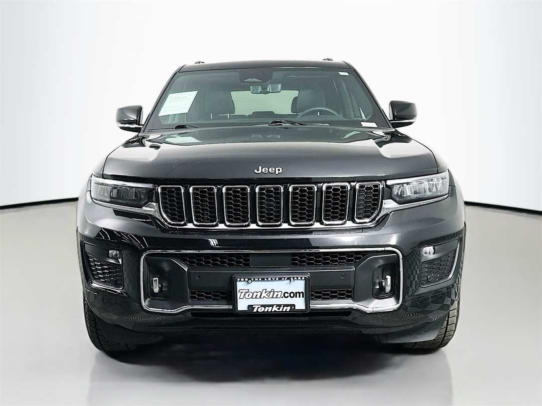 2022 Jeep Grand Cherokee Overland - Image 2