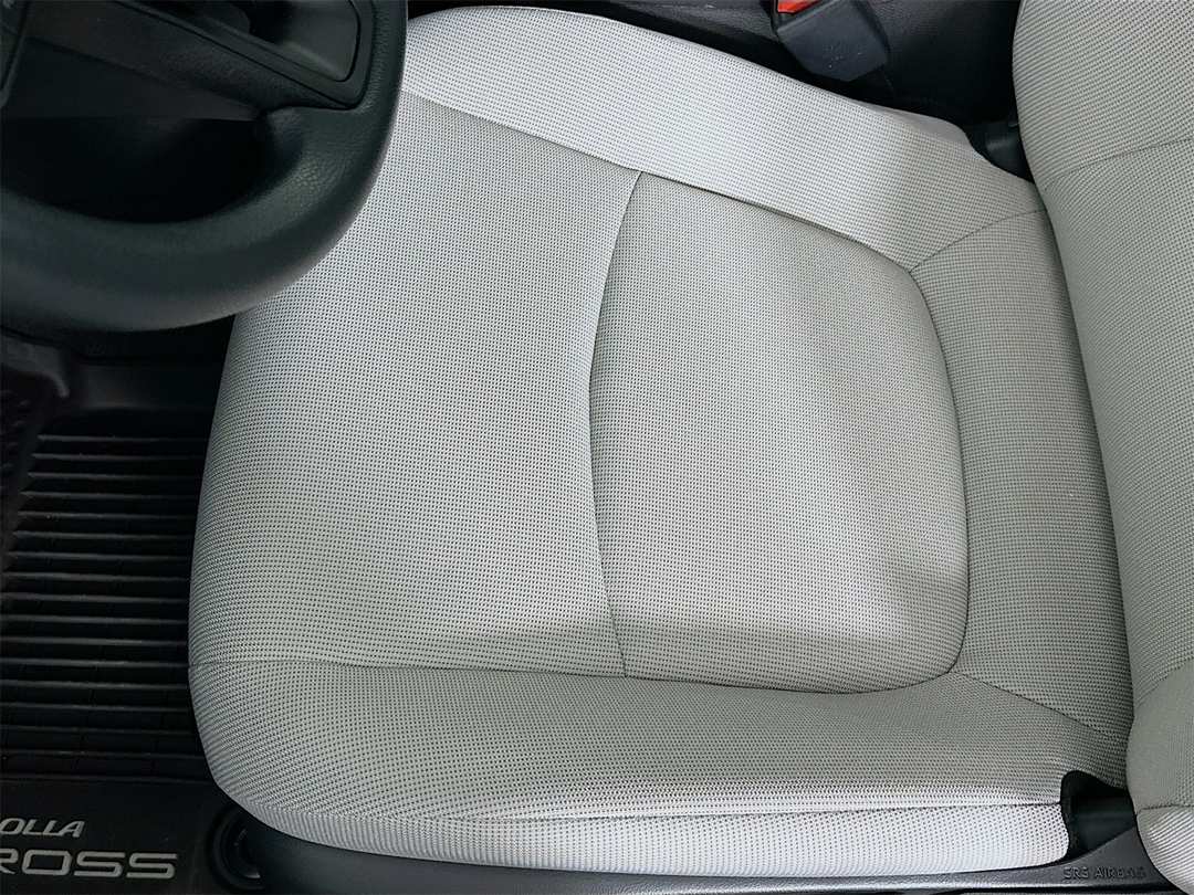 2026 Toyota Corolla Cross L - Image 19