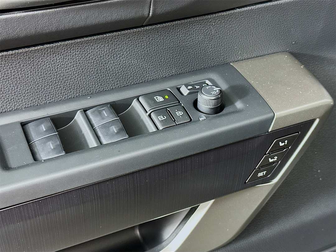 2026 Toyota Tundra Platinum - Image 18