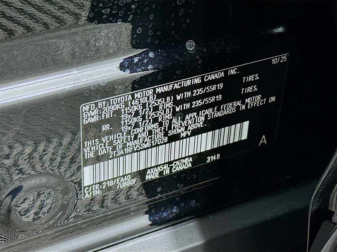 2025 Toyota Rav4 XLE Premium - Image 34