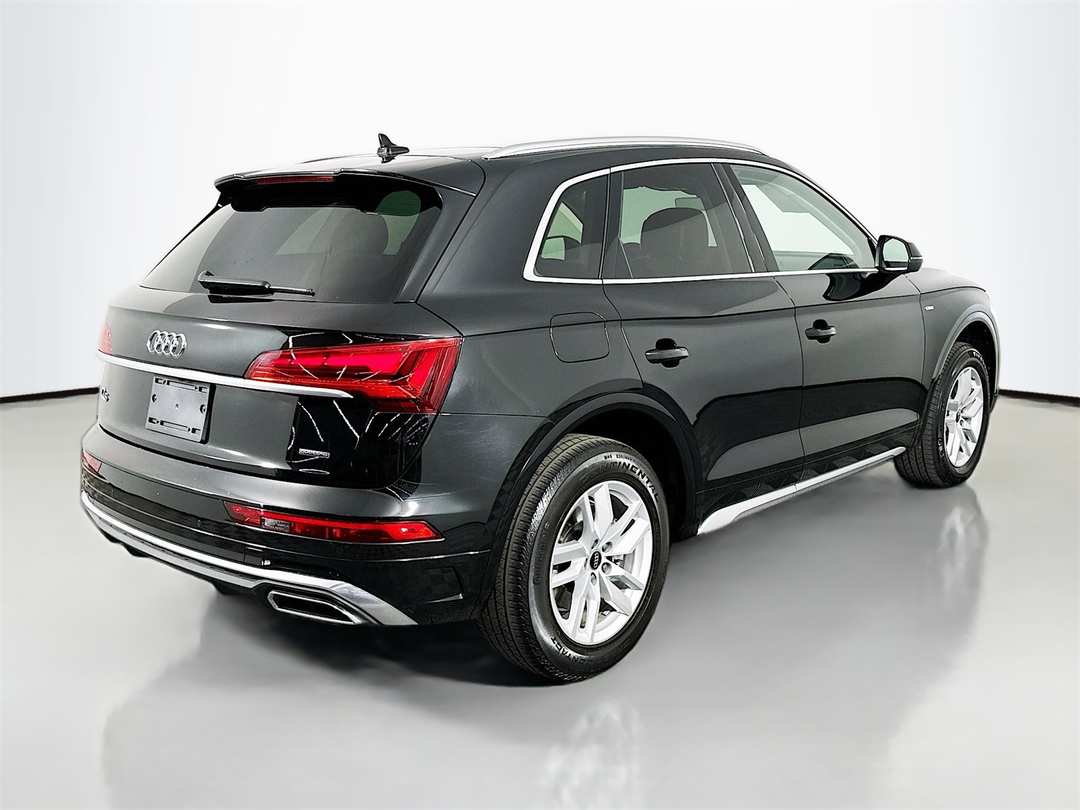 2022 Audi Q5 45 S line Premium - Image 7