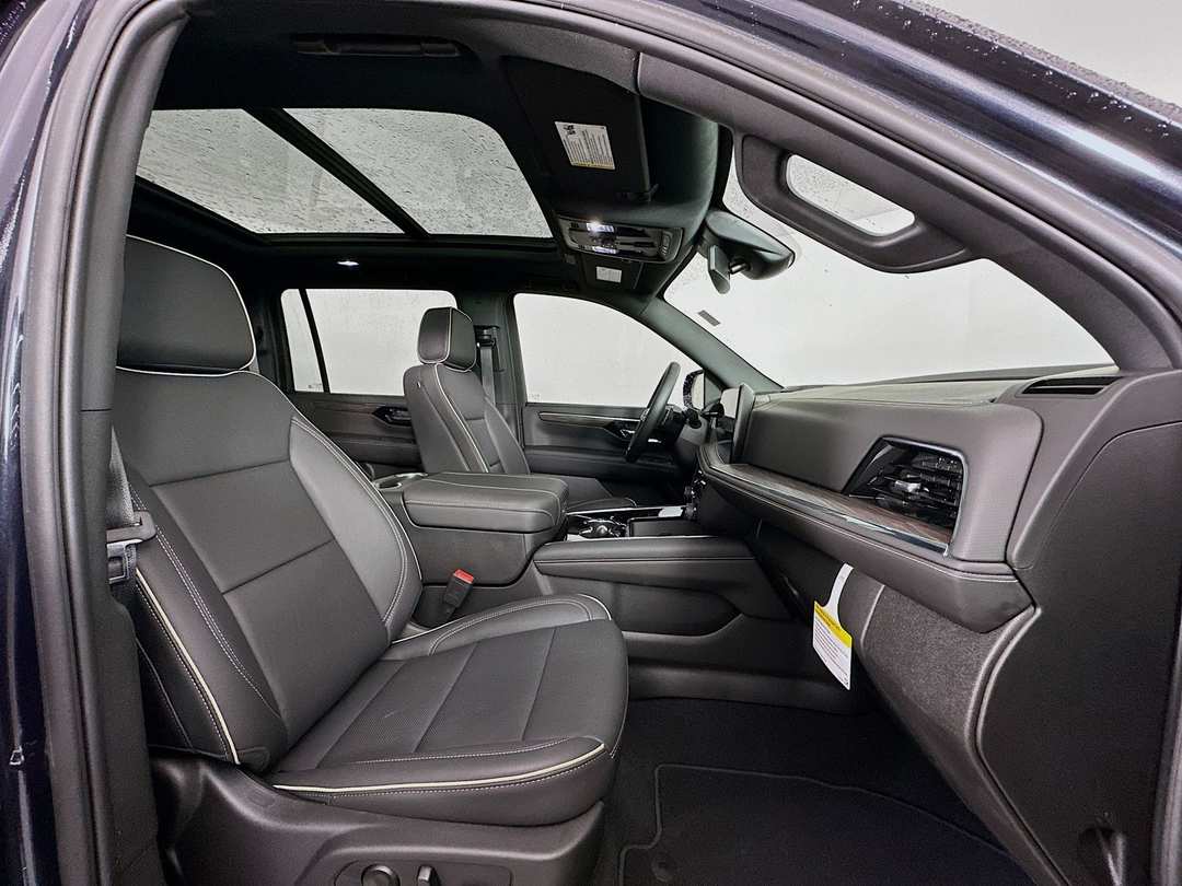 2025 Chevrolet Suburban Premier - Image 31