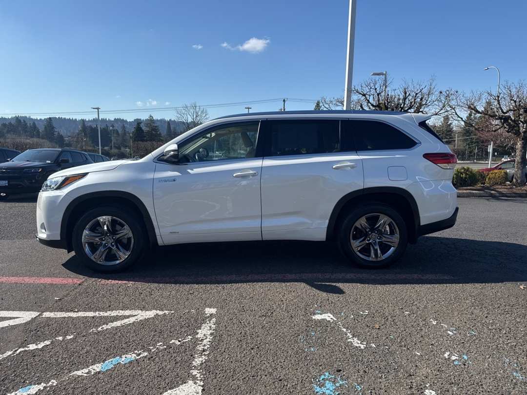 2019 Toyota Highlander - Image 4