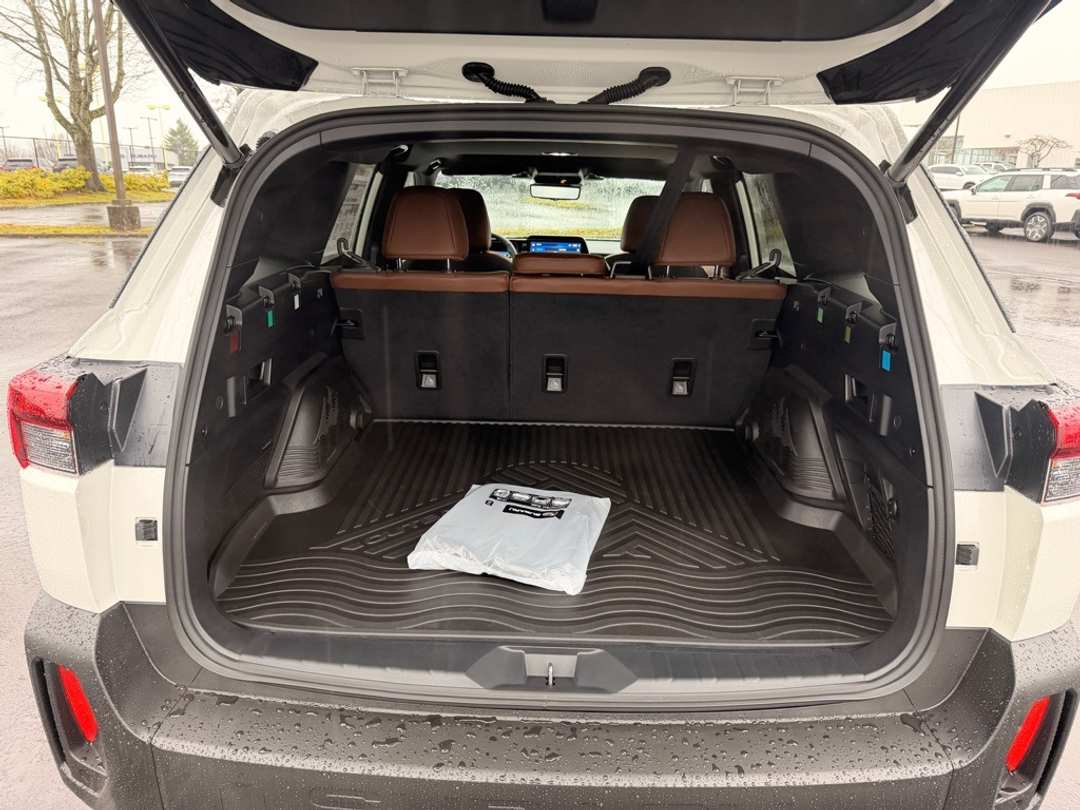 2026 Subaru Outback Touring - Image 21