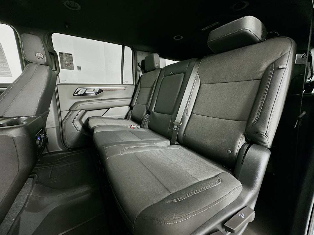 2025 Chevrolet Suburban LS - Image 24