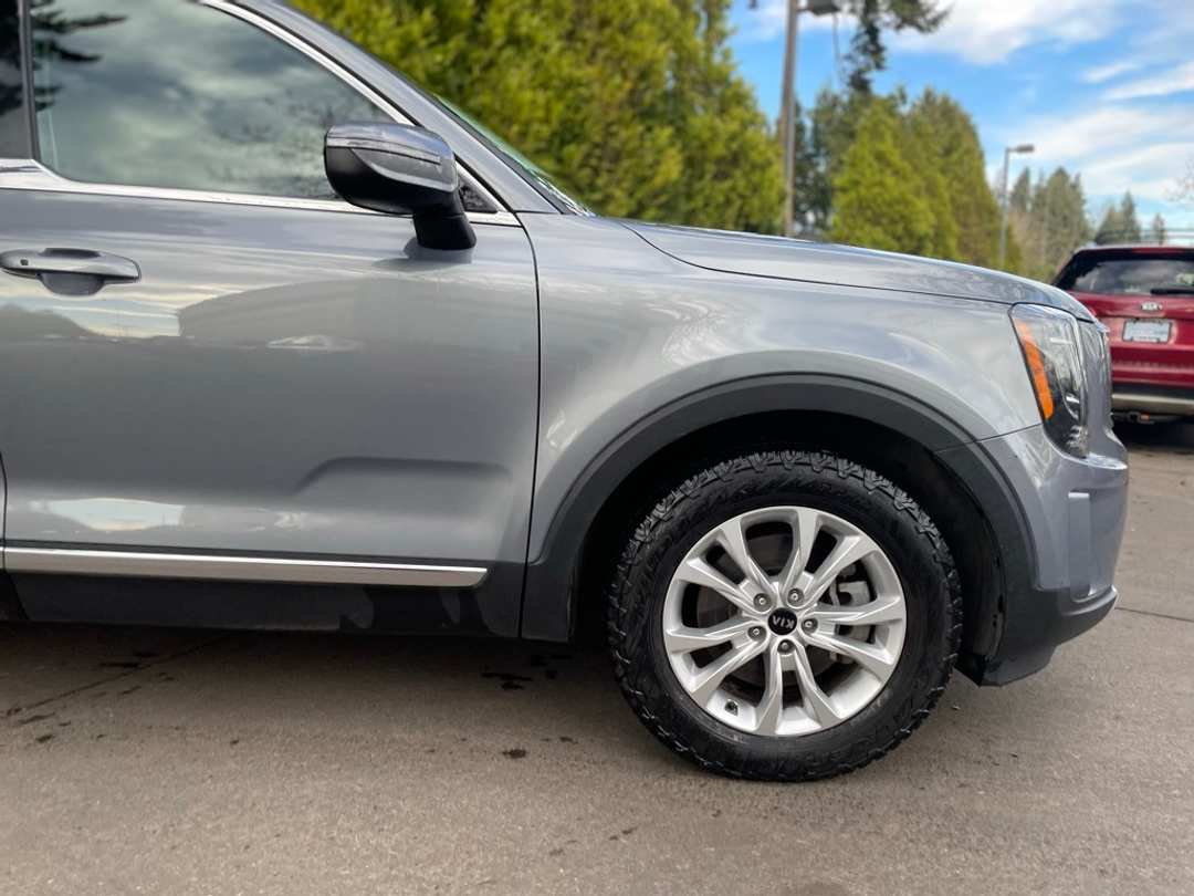 2021 Kia Telluride LX - Image 2