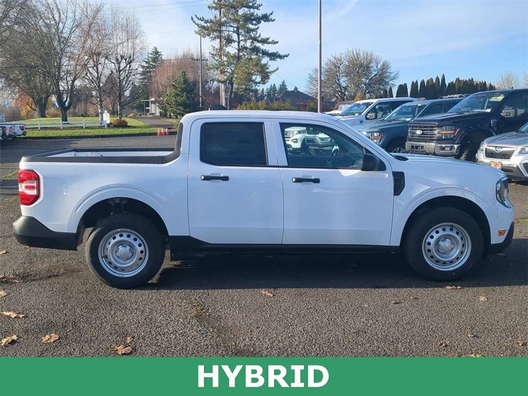 2025 Ford Maverick XL - Image 6