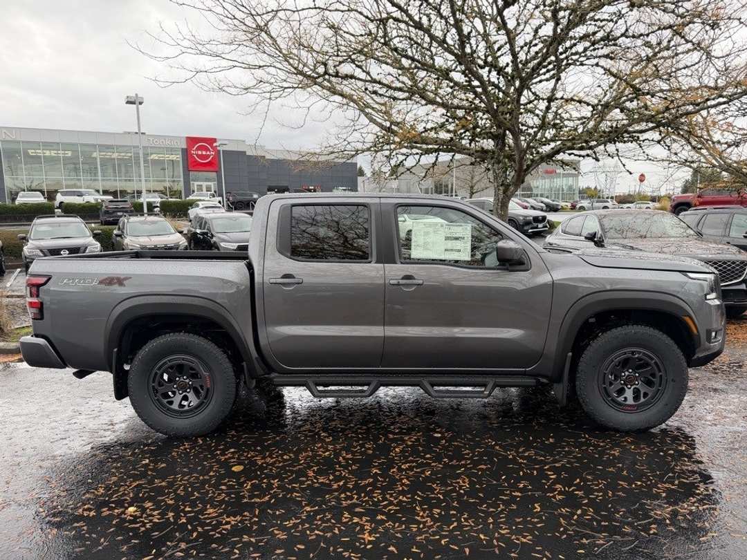 2026 Nissan Frontier PRO4X - Image 8