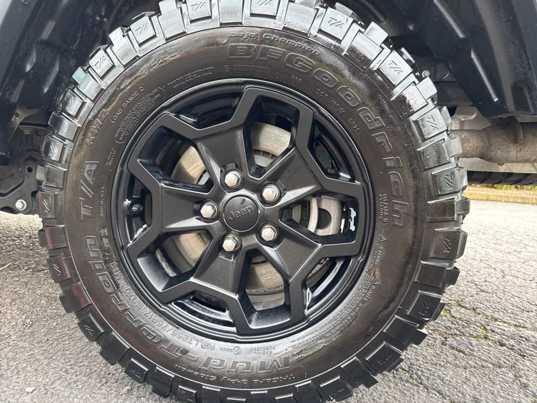 2023 Jeep Gladiator Willys - Image 9