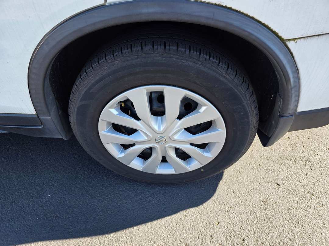 2018 Nissan Rogue S - Image 9