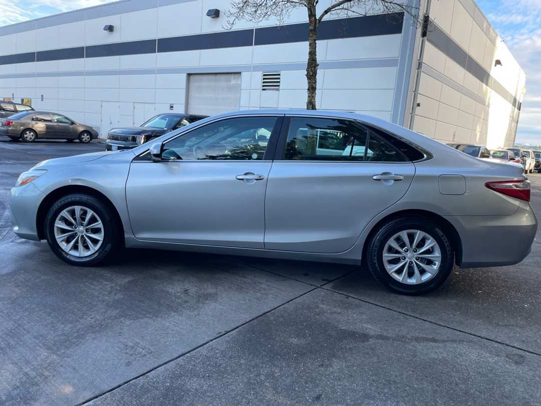 2016 Toyota Camry LE - Image 7