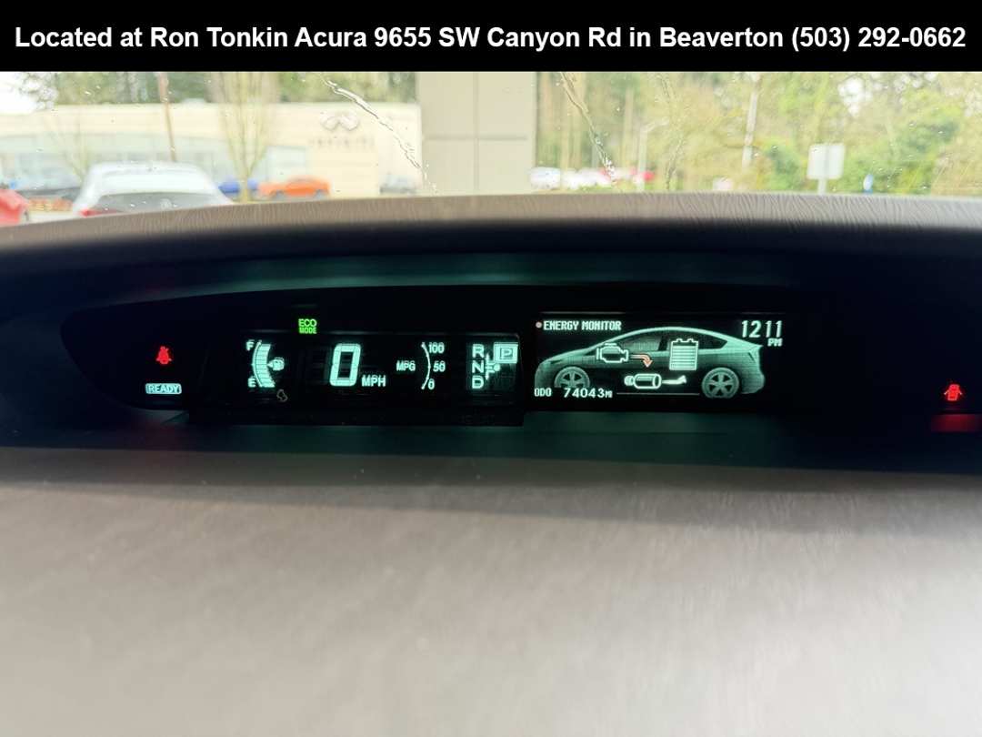 2015 Toyota Prius Advanced - Image 24