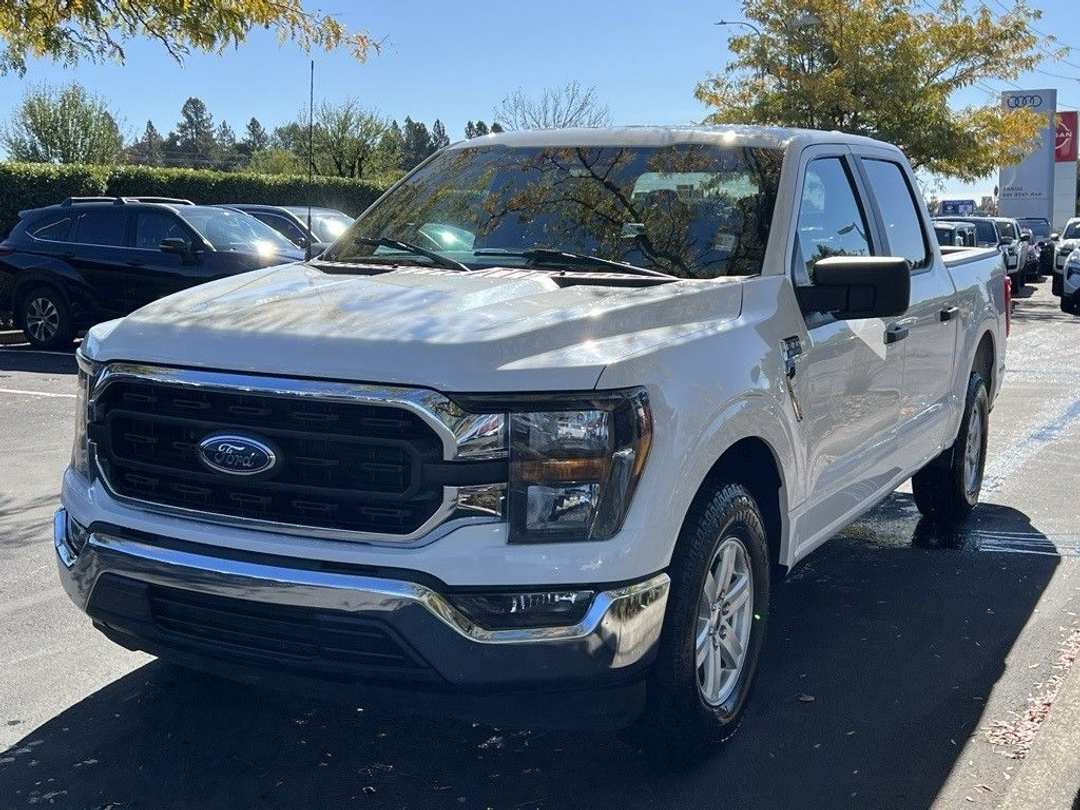 2023 Ford F-150 XLT - Image 3