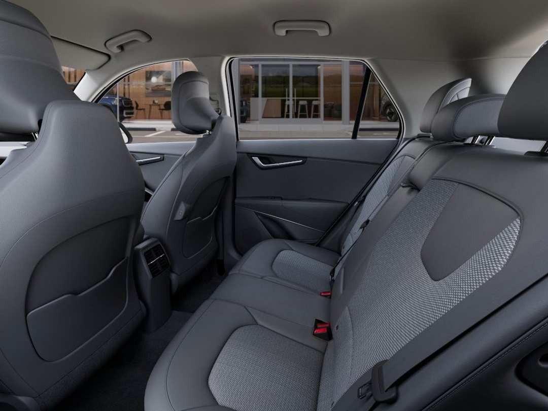 2025 Kia Niro EX - Image 18