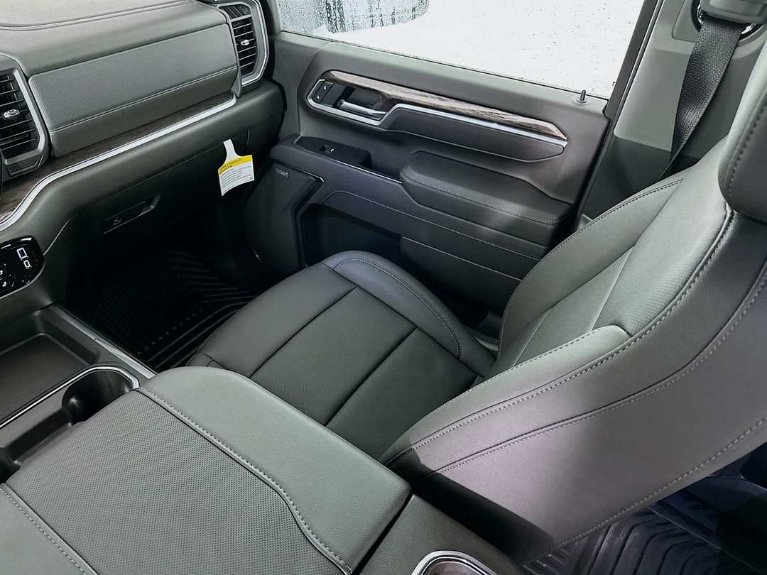 2025 Chevrolet Silverado 2500Hd LTZ - Image 25