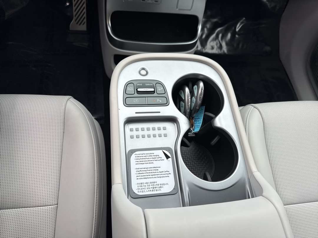 2026 Hyundai Ioniq 9 Performance Calligraphy - Image 27