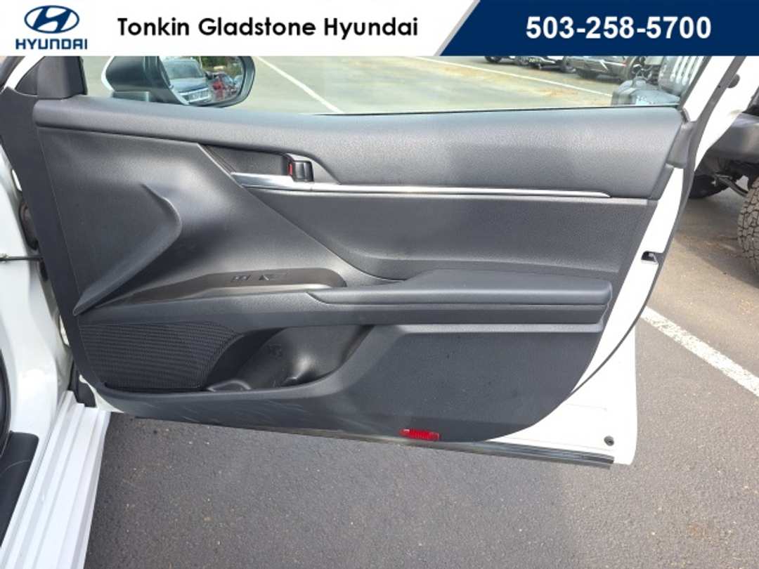 2021 Toyota Camry SE - Image 19