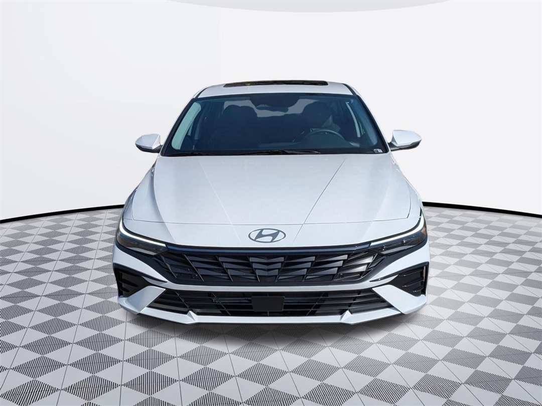 2026 Hyundai Elantra Limited - Image 9