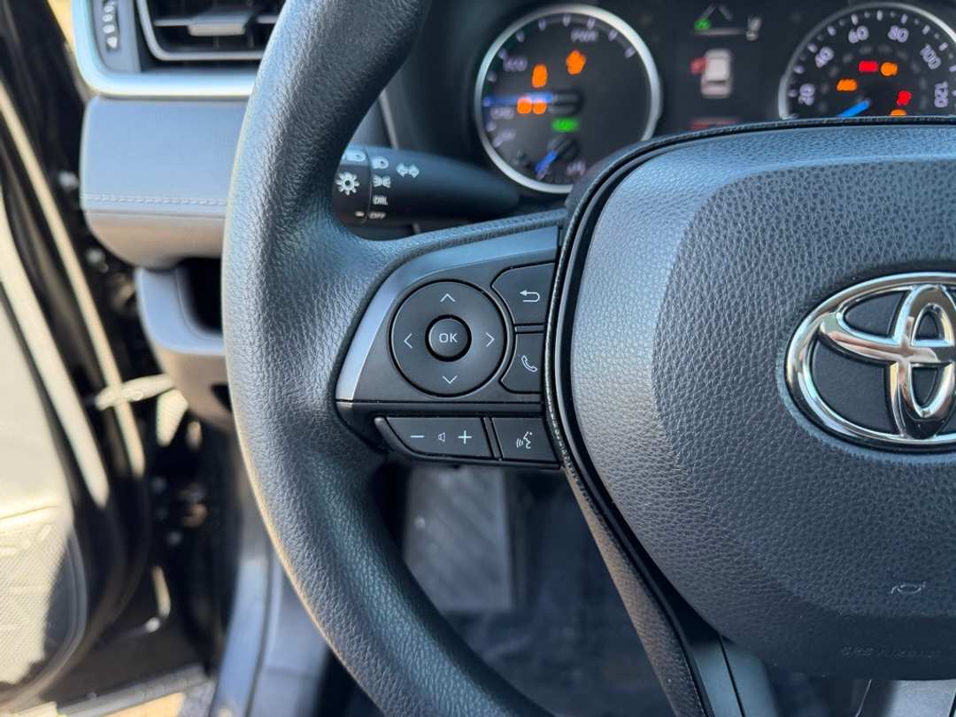 2020 Toyota Rav4 LE - Image 17