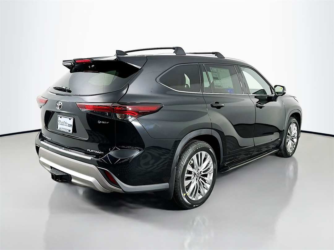 2026 Toyota Highlander Platinum - Image 7