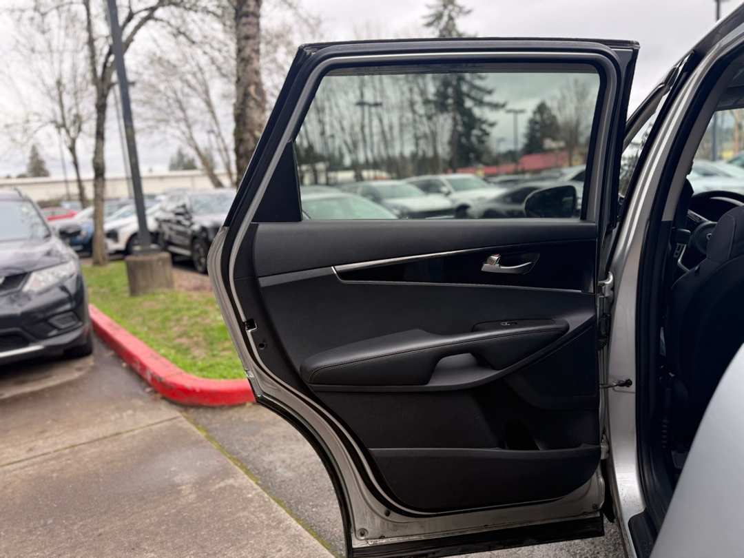 2017 Kia Sorento LX - Image 19