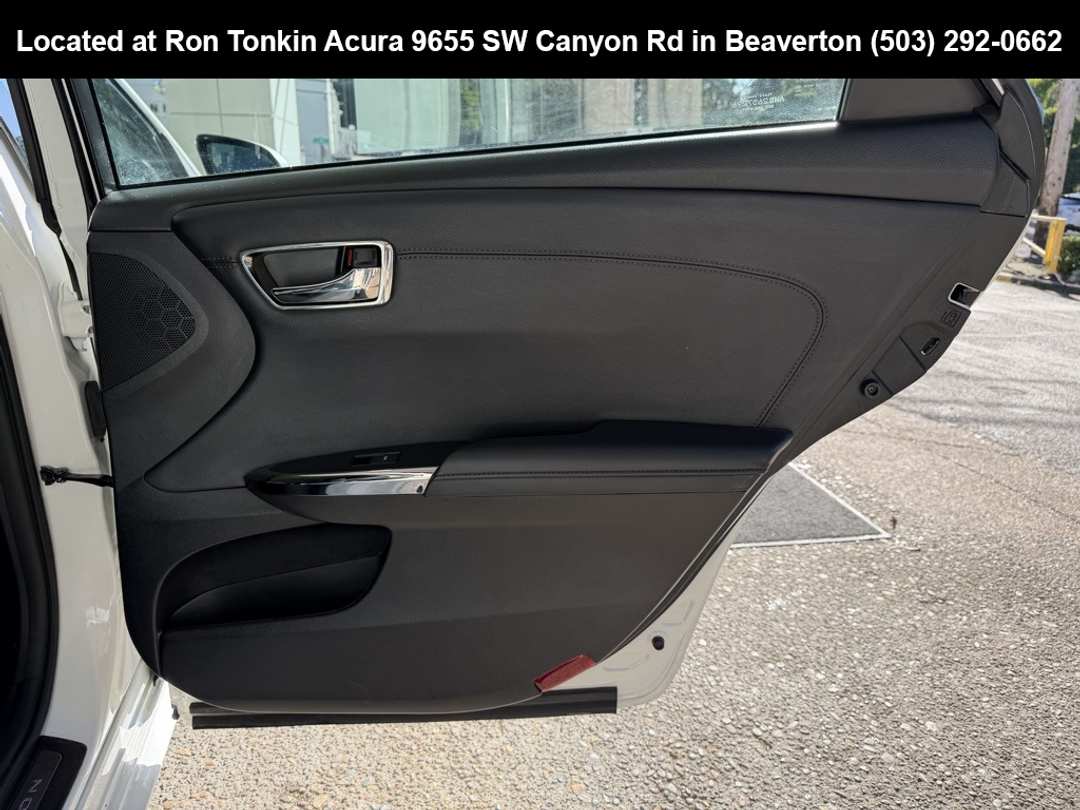 2014 Toyota Avalon Limited - Image 29