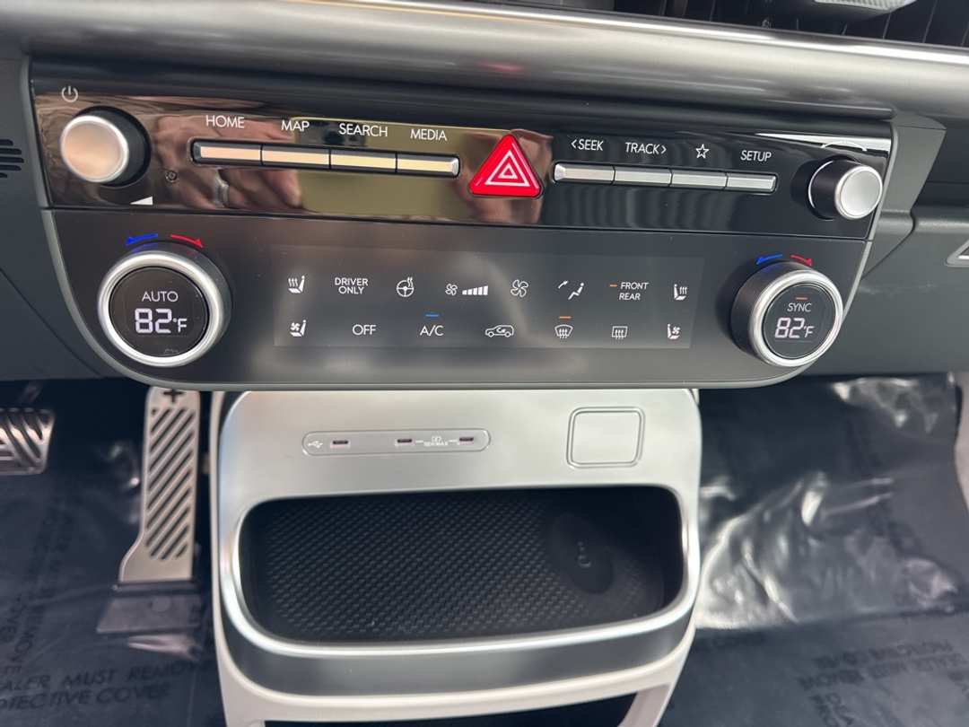 2026 Hyundai Ioniq 9 Performance Calligraphy - Image 25