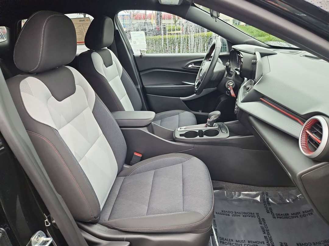 2025 Chevrolet Trax 1RS - Image 28