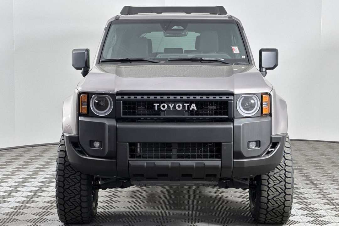 Toyota Land Cruiser - Image 7