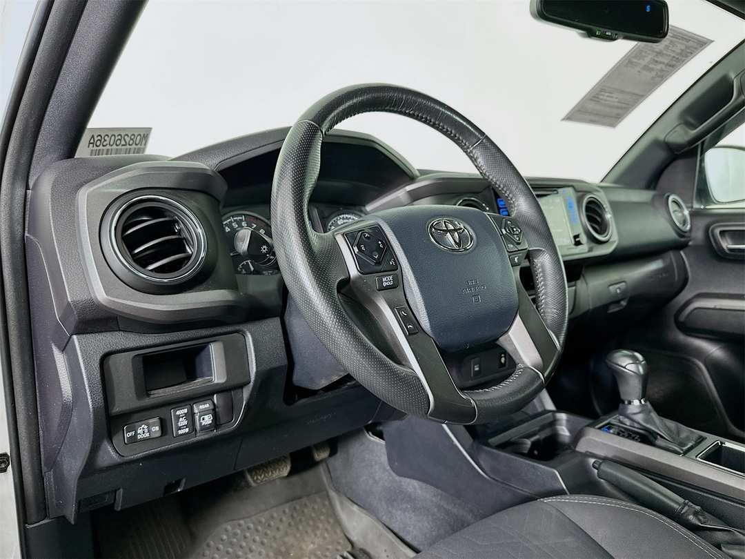 2017 Toyota Tacoma TRD OffRoad - Image 9