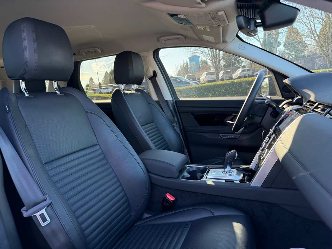 2023 Land Rover Discovery Sport SE - Image 23