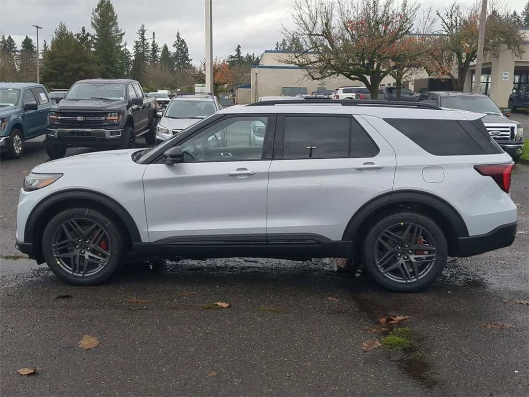 2026 Ford Explorer ST - Image 2