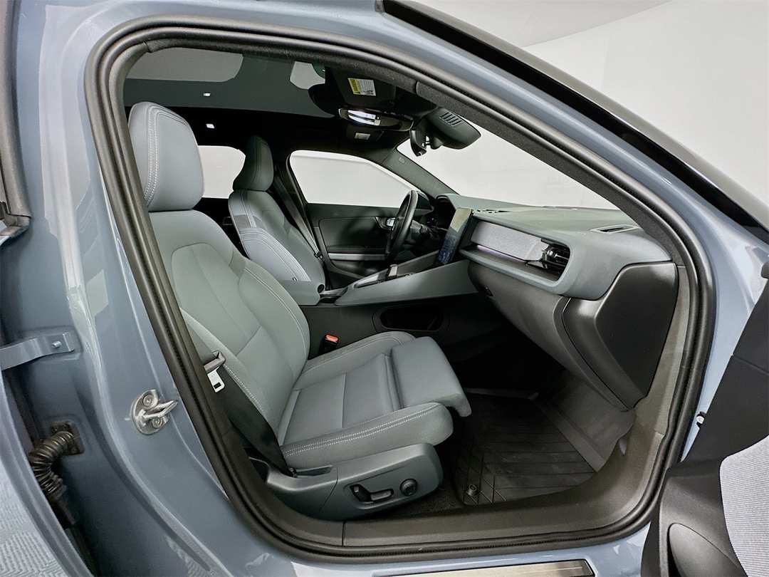 2023 Polestar 2 Long Range Dual Motor - Image 30