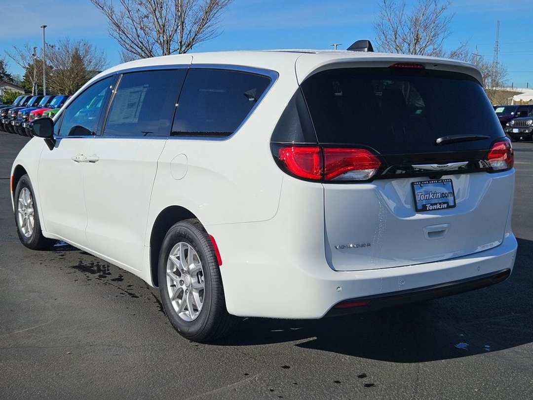 2026 Chrysler Voyager LX - Image 3