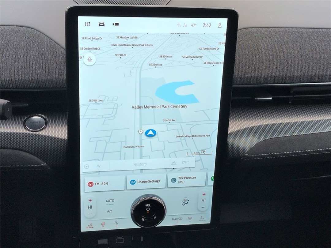 2025 Ford Mustang Mach-E GT - Image 19