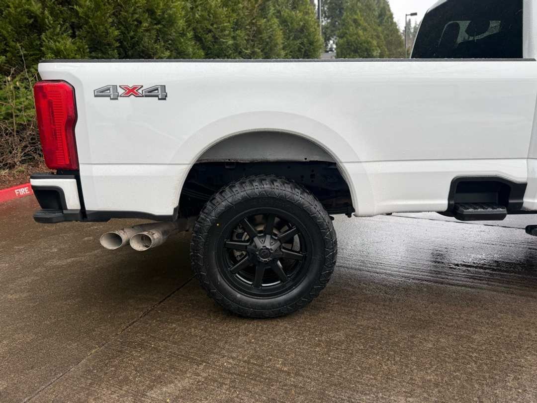 2024 Ford F-350Sd Lariat - Image 17