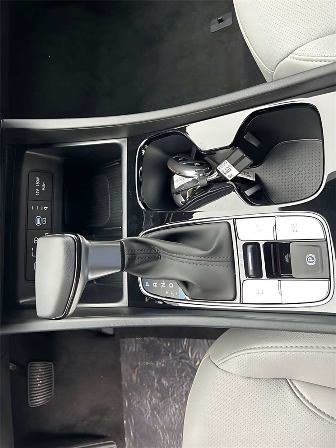 2026 Hyundai Santa Cruz SEL - Image 17