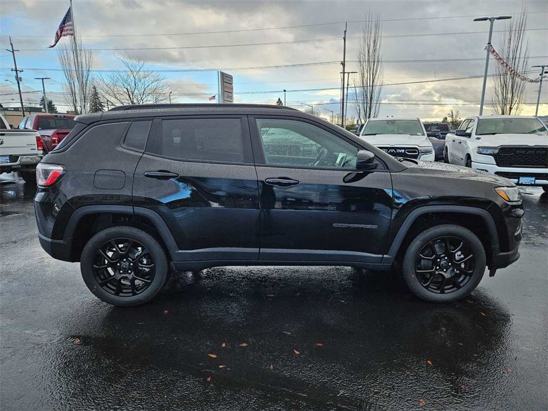 2026 Jeep Compass Latitude - Image 7