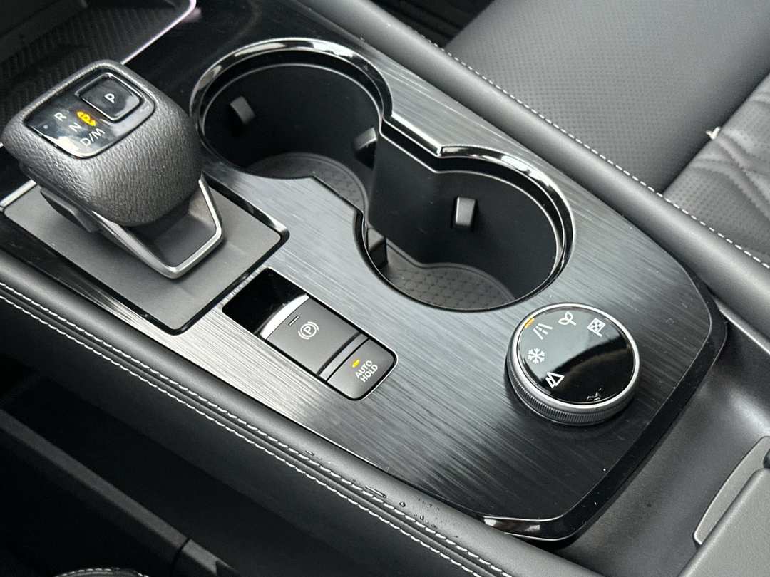 2026 Nissan Rogue Platinum - Image 21