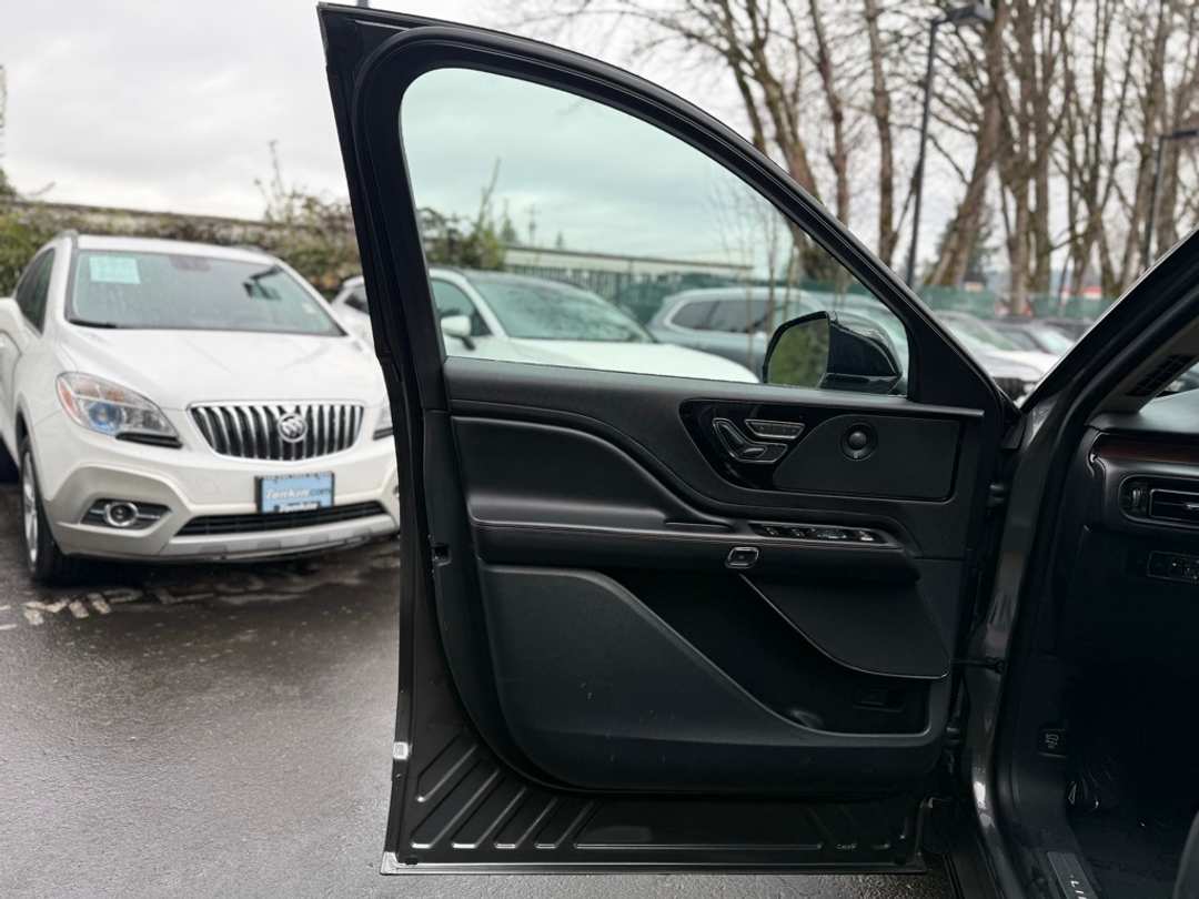 2023 Lincoln Aviator Reserve - Image 28