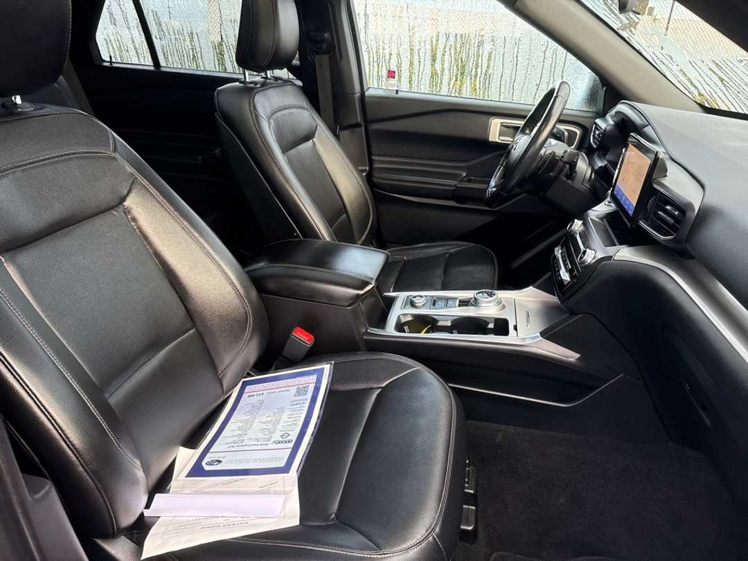 2020 Ford Explorer XLT - Image 31
