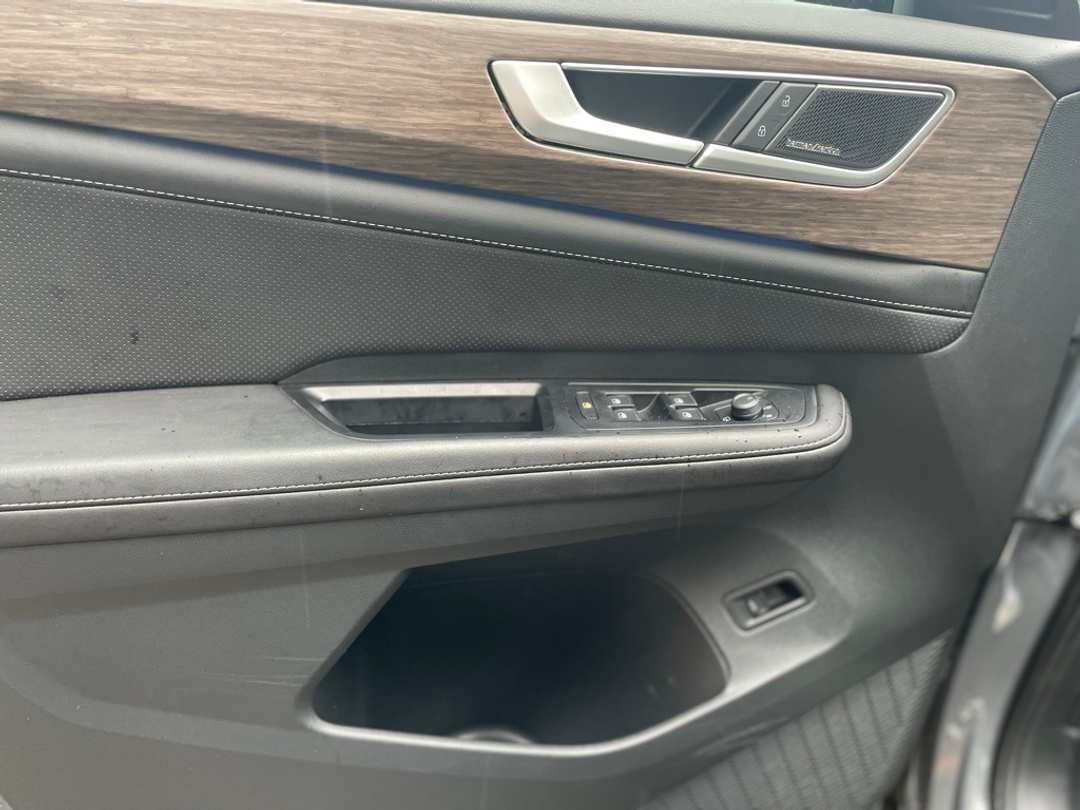 2025 Volkswagen Atlas 2.0T SEL Premium RLine - Image 10