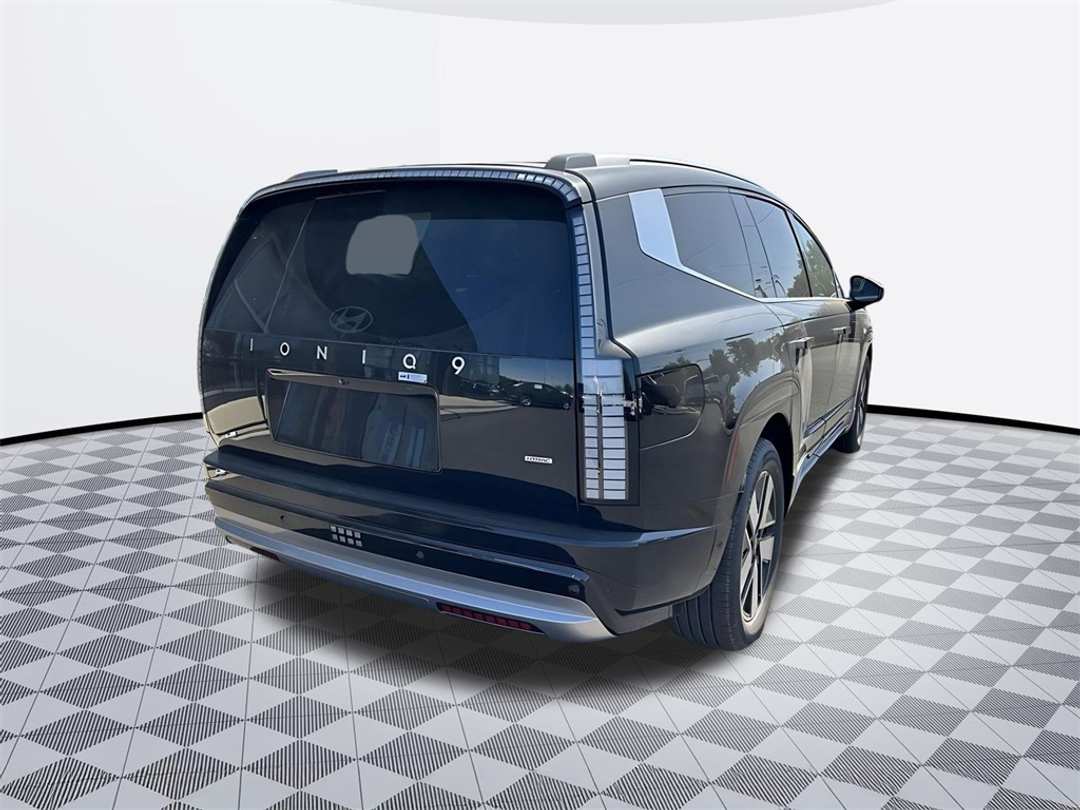 2026 Hyundai Ioniq 9 SEL - Image 6