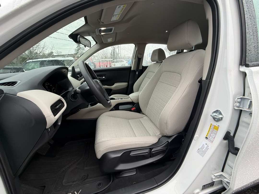 2025 Honda HR-V LX - Image 15