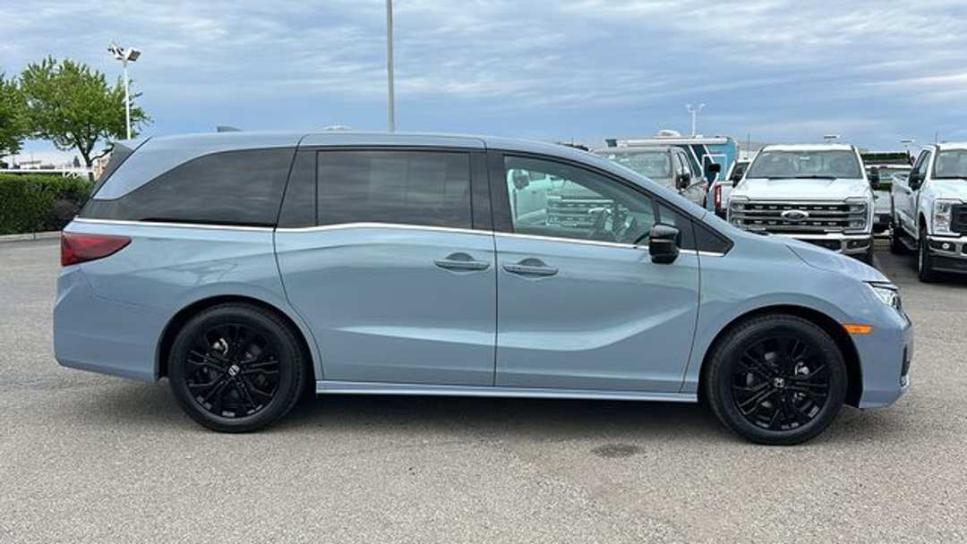 2025 Honda Odyssey SportL - Image 2